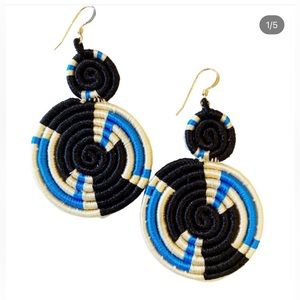 Handmade Rawanda basket earrings EUC